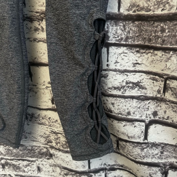 Lululemon Tied To It 7/8 Tight 25" Heathered Black / Dark Carbon Size 4 - Picture 8 of 8
